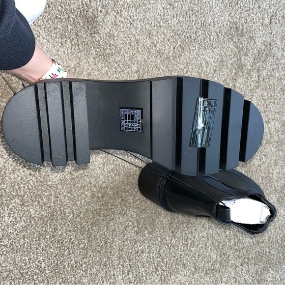 Forever 21 Chunky Boots - Picture 4 of 4